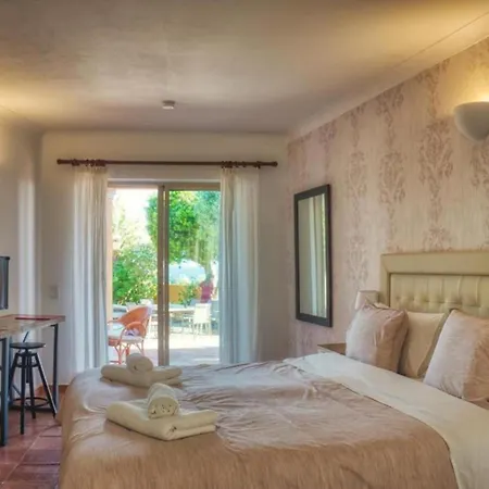 Sleeps 2 With Pool And Garden * Albardeira