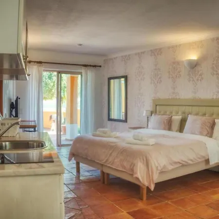 アパート Sleeps 2 With Pool And Garden Albardeira
