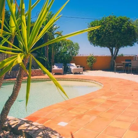 Sleeps 2 With Pool And Garden Albardeira