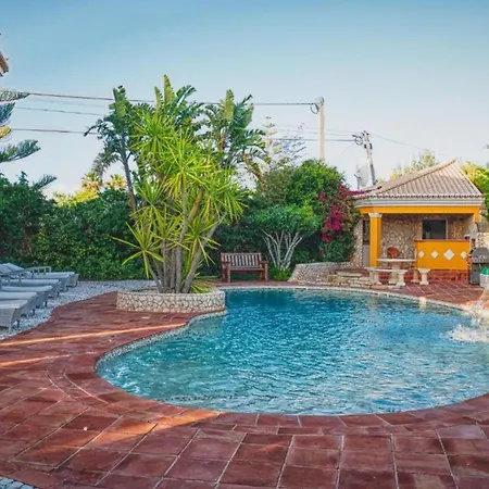 Sleeps 2 With Pool And Garden * Albardeira