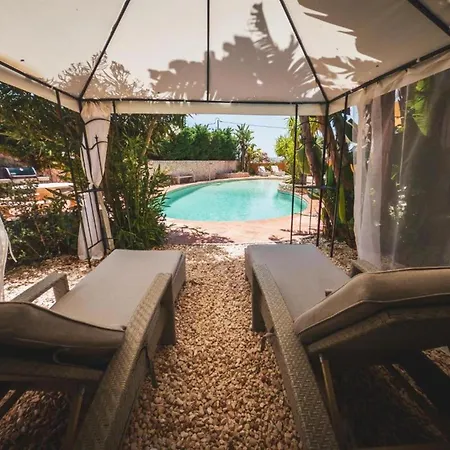 Sleeps 2 With Pool And Garden アパート Albardeira